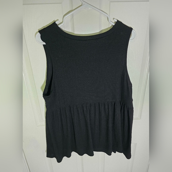 Torrid Womens Black Textured V Neck Lace Tank Top - Picture 2 of 8